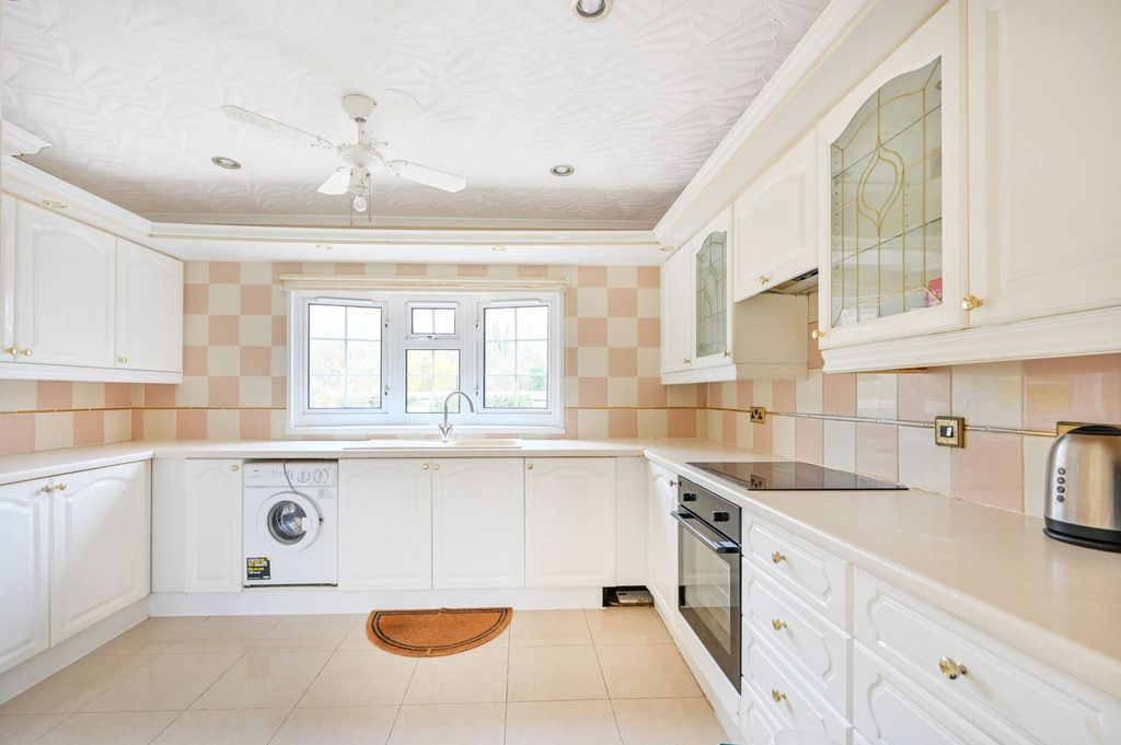 Property photo 3 of 11