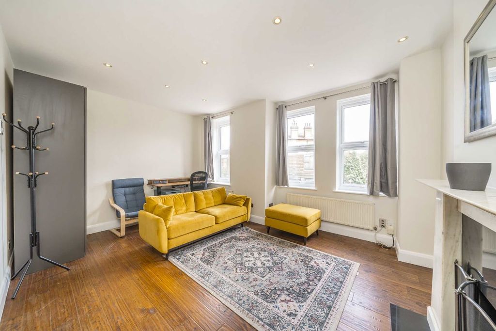 Property photo 2 of 5