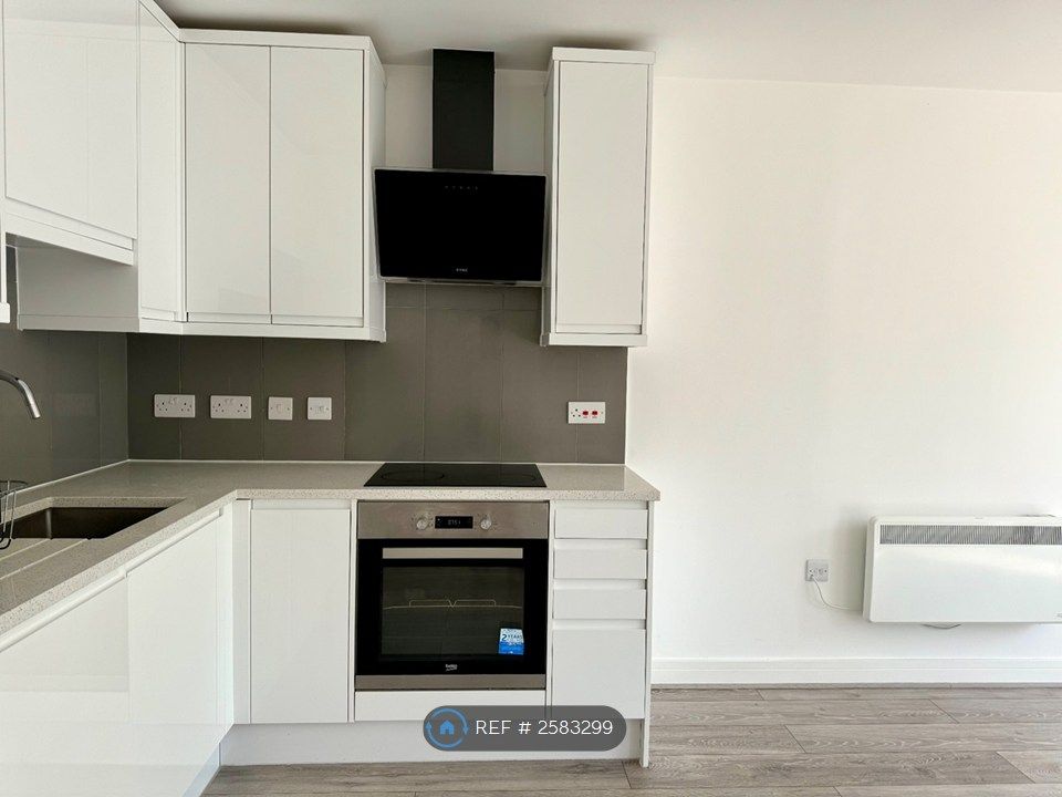 Property photo 3 of 9 Modern Kitchen Space