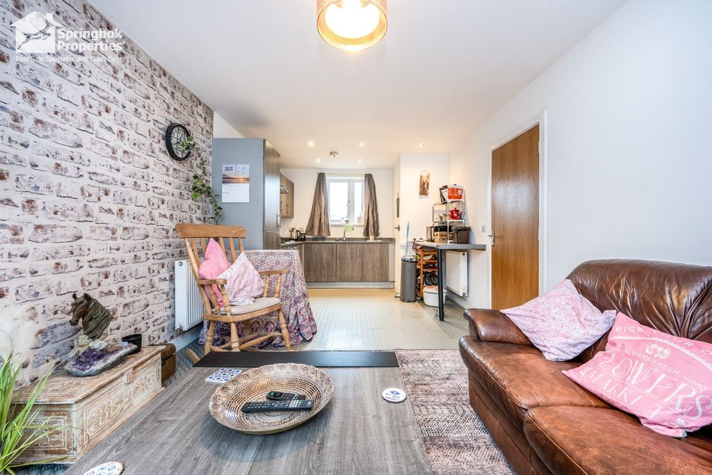 Property photo 3 of 13 Image 2