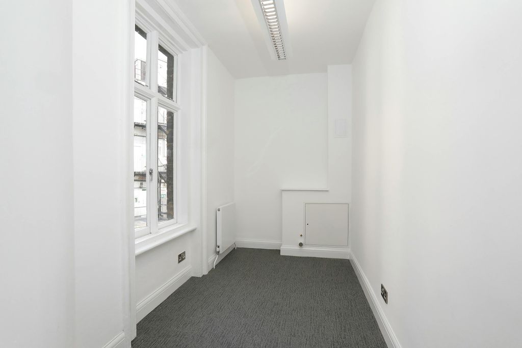 Property photo 3 of 6 00023400-Main-3.Jpg