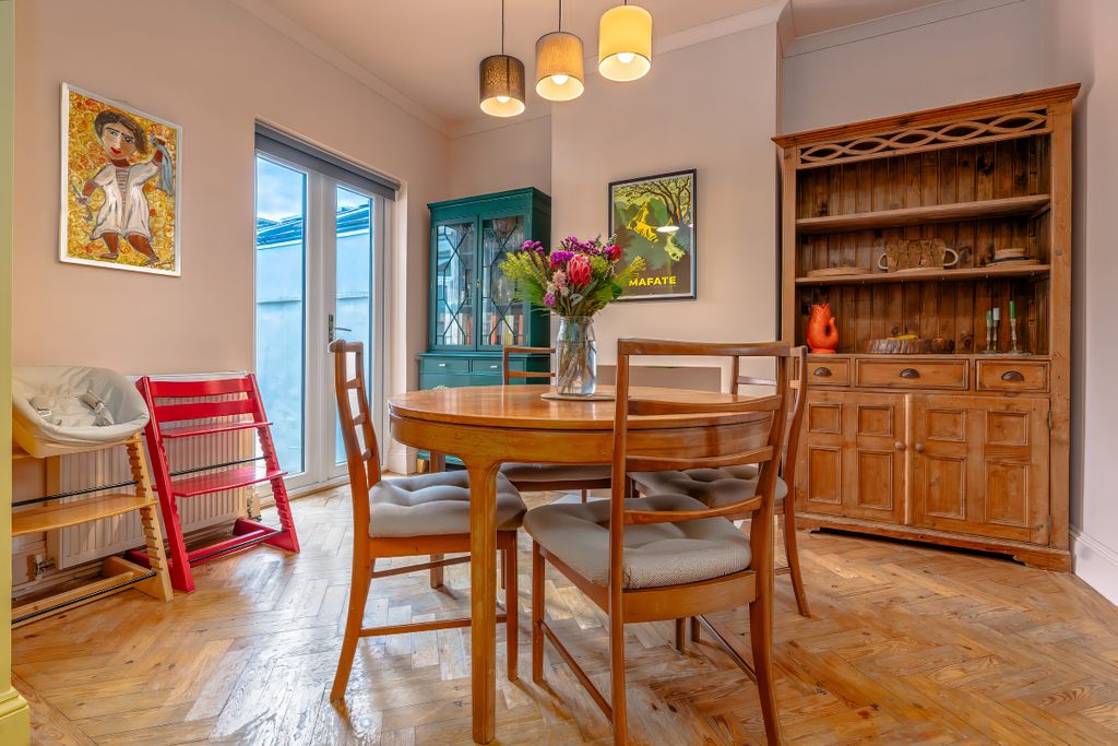 Property photo 2 of 23