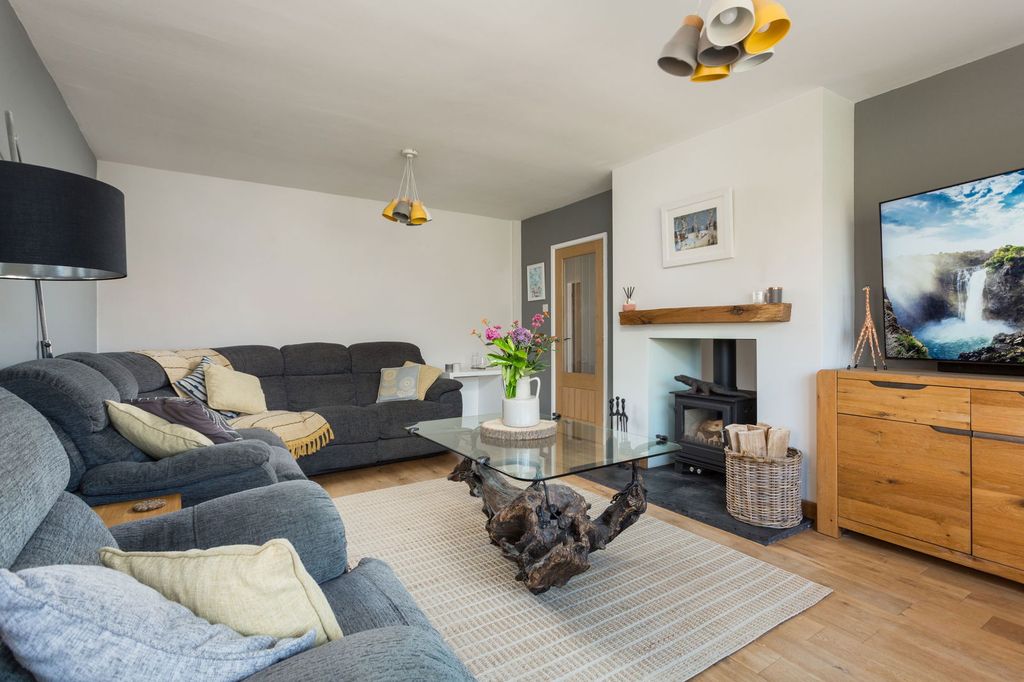 Property photo 3 of 22