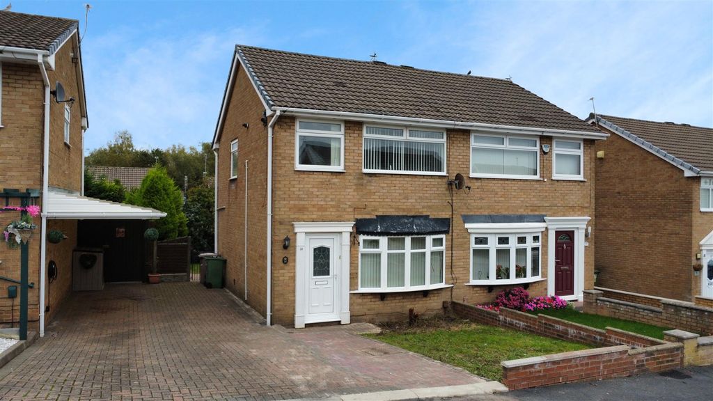 Property photo 1 of 19 Truro Close For Sale