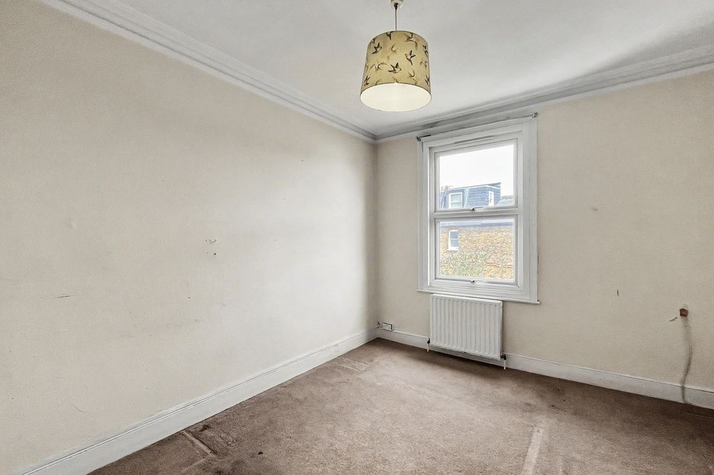 Property photo 3 of 17 217 Mitcham Lane, Streatham, London Sw16 6Ps