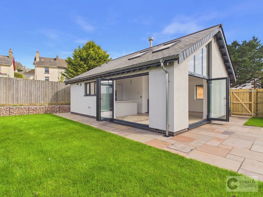 Property photo 2 of 40
