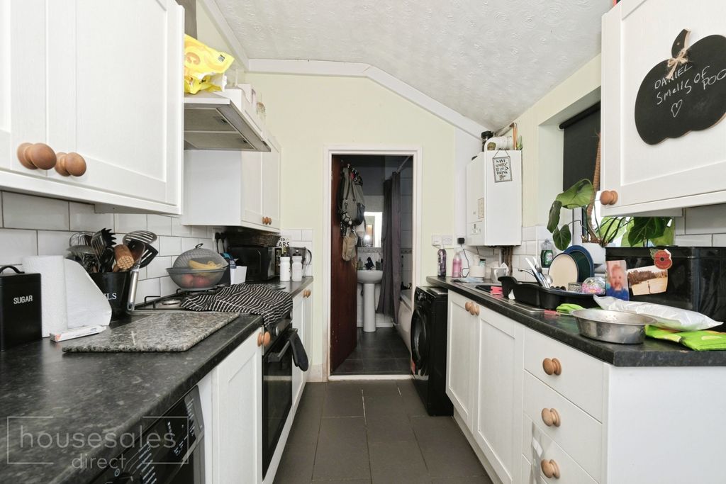 Property photo 2 of 10