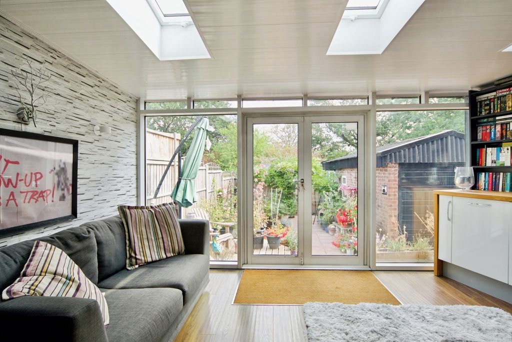 Property photo 2 of 15 Pbox-Img.Jpg
