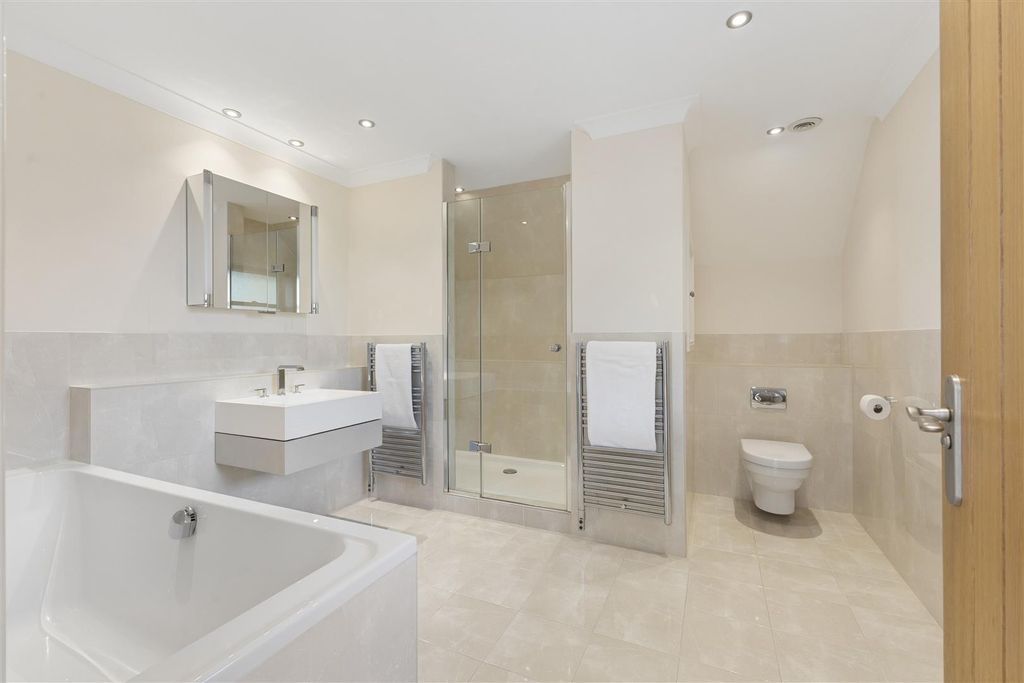 Additional image 15 of 5 bed detached house for saleThe Avenue, Petersfield GU31