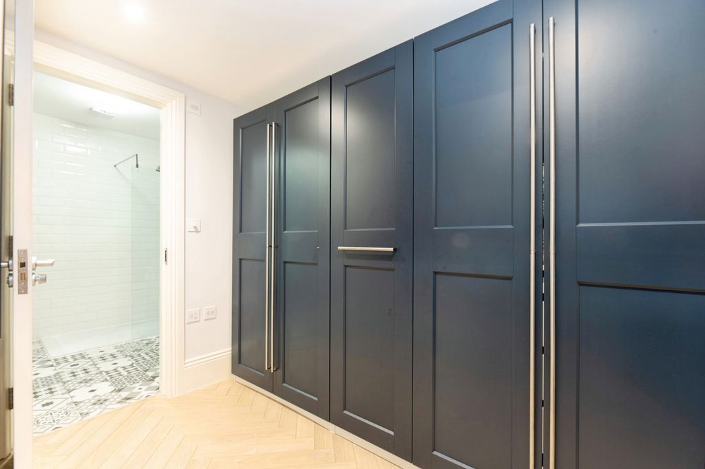 Additional image 14 of 3 bed flat for saleEpsom Road, Guildford, Surrey GU1