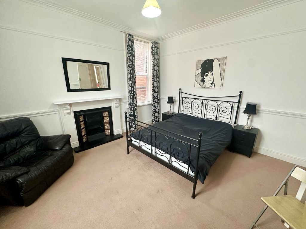 Property photo 1 of 3