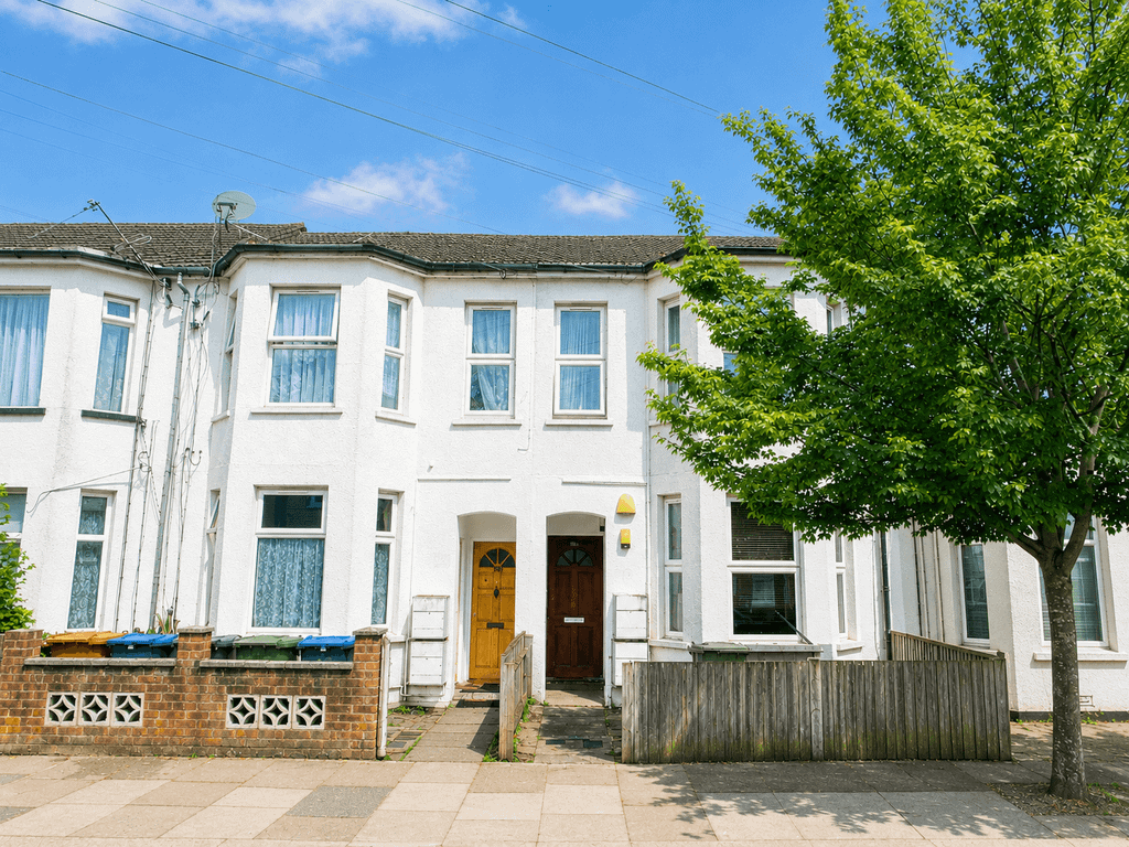 Property photo 1 of 7 Graham Road, Harrow, Middlesex Ha3