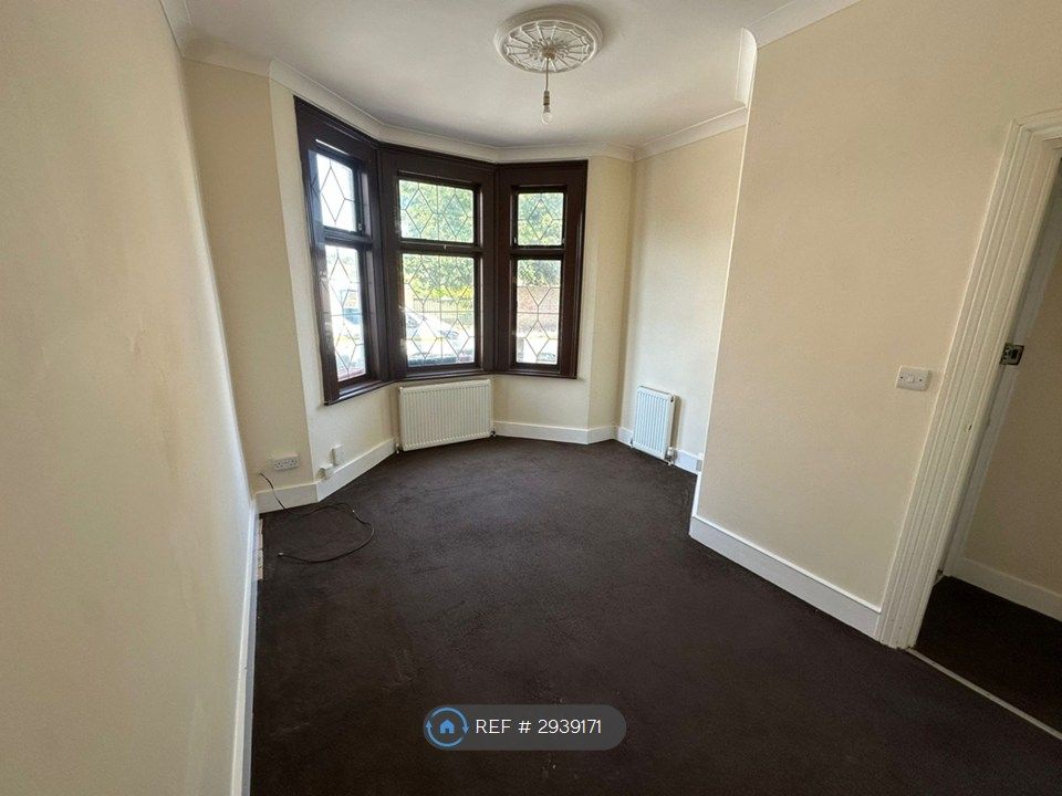 Property photo 2 of 6 Living Room