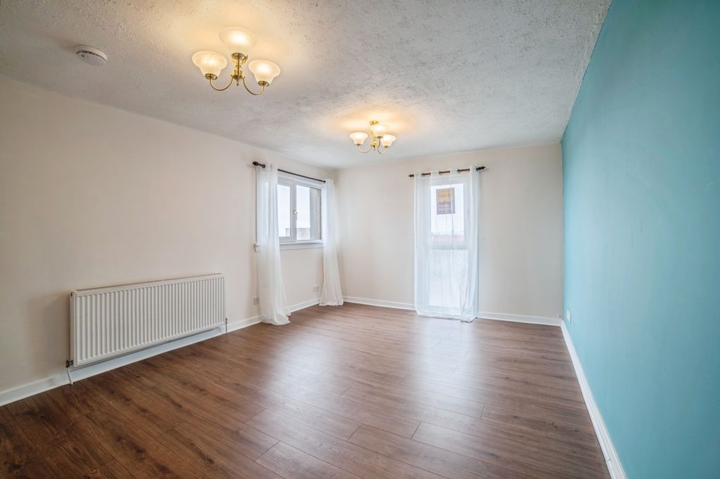Property photo 1 of 15 Living Room