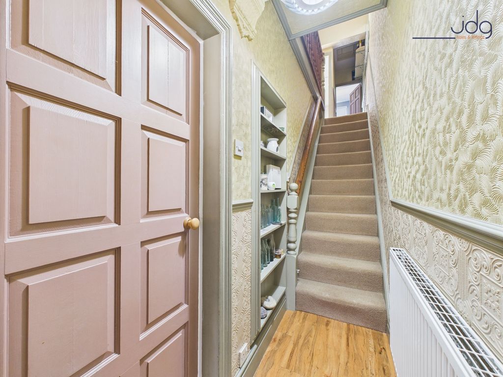 Property photo 2 of 17 Entrance Hall