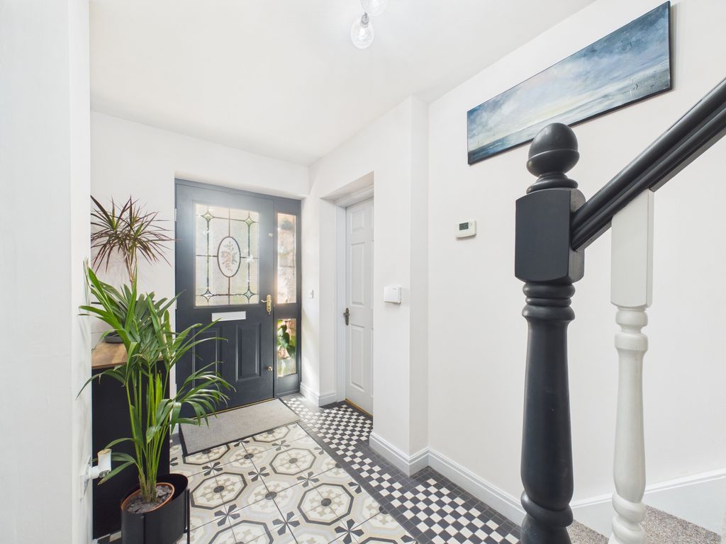 Property photo 3 of 42
