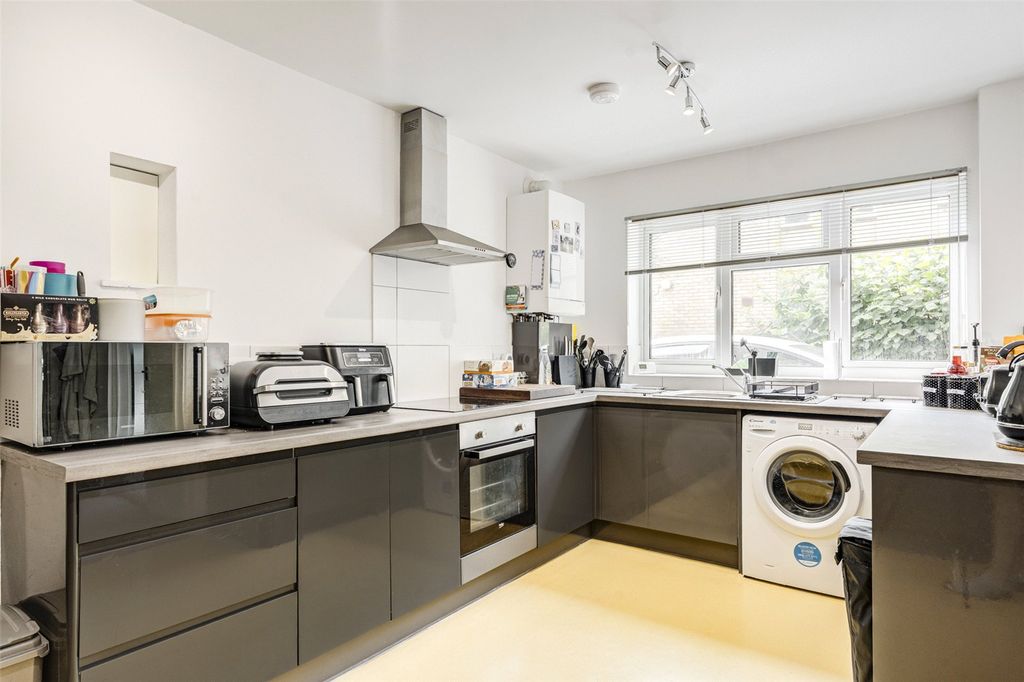 Property photo 3 of 21 Picture No. 01