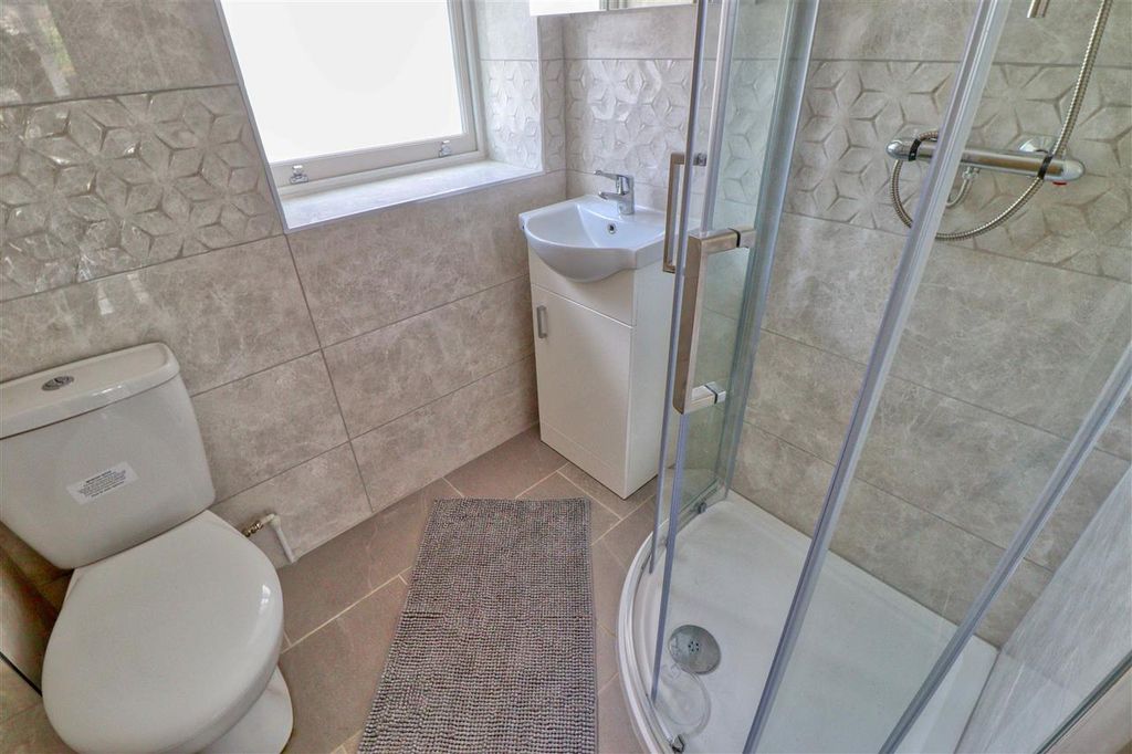 Additional image 12 of 5 bed detached house for saleUpper Third Avenue, Frinton On Sea CO13