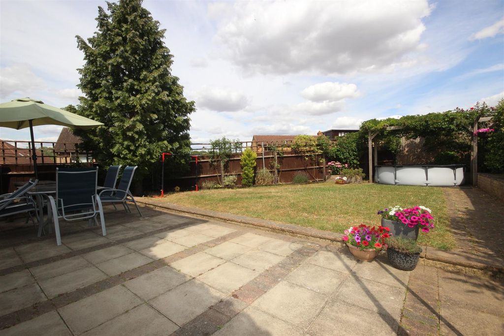 Property photo 2 of 35 Rear Garden