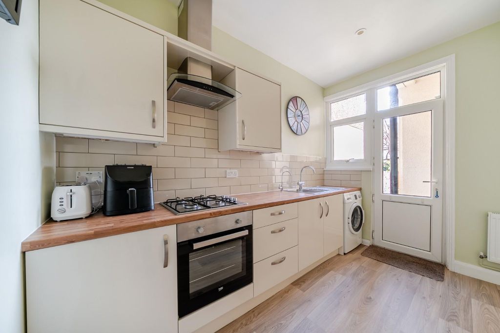 Property photo 3 of 15 1381399-13-691Dd51683A6E.Jpg