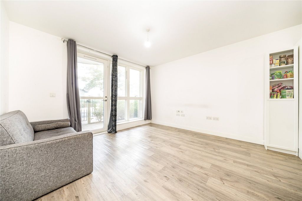 Property photo 3 of 6 Picture No. 05