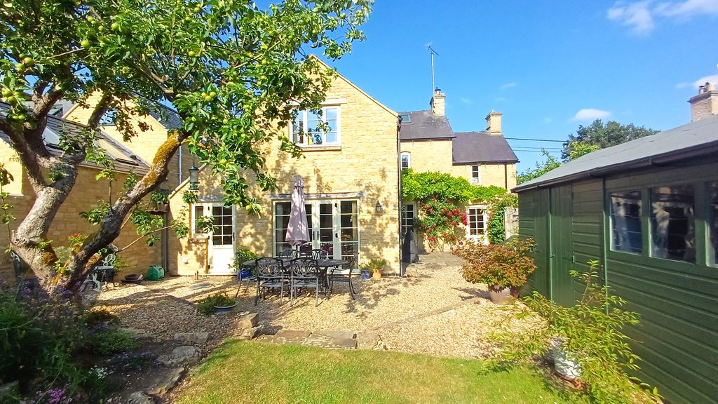 Property photo 3 of 34