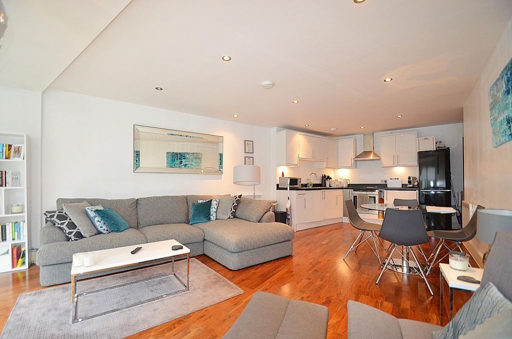 Property photo 1 of 9 Lounge.Jpg