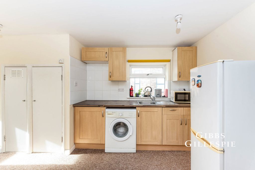 Property photo 2 of 9 Photo