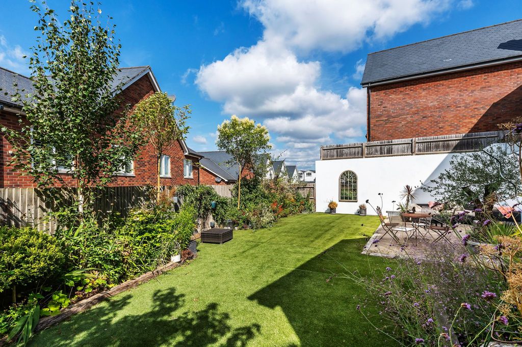 Property photo 2 of 22