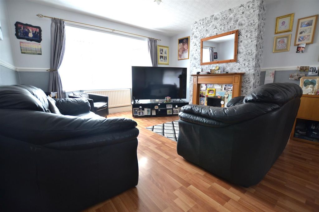 Property photo 3 of 10 8 Chil 8.Jpg