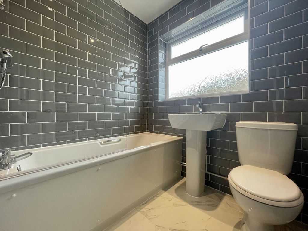 Property photo 3 of 12 Img_1091.Jpg