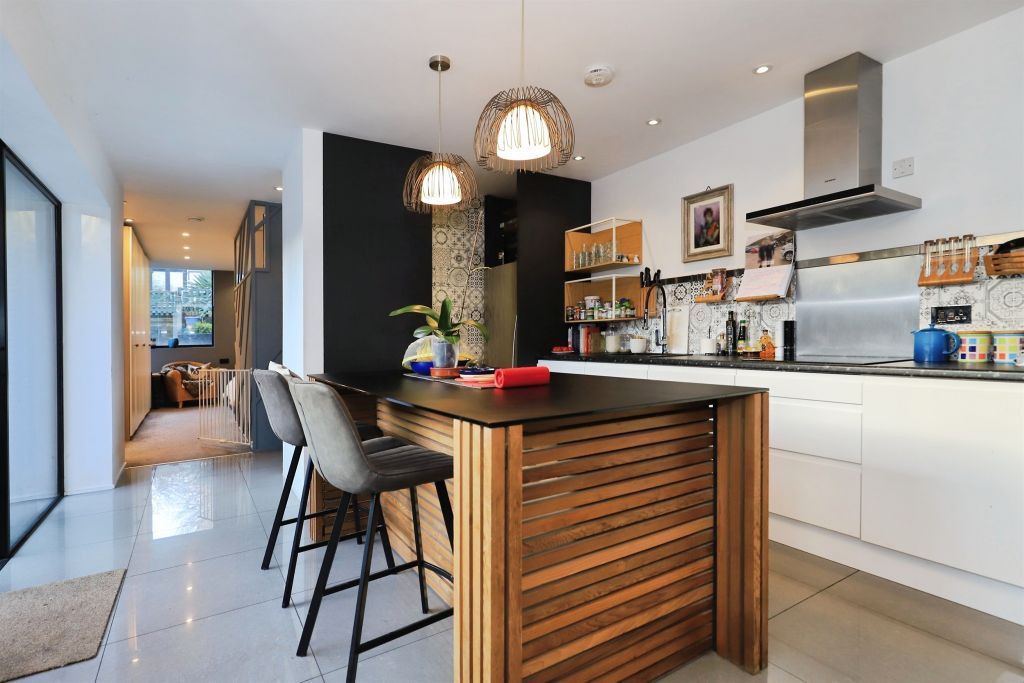 Property photo 2 of 22