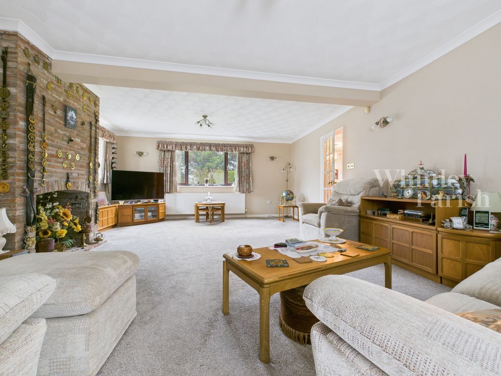 Property photo 2 of 43 Cam04332G0-Pr0556-Still005