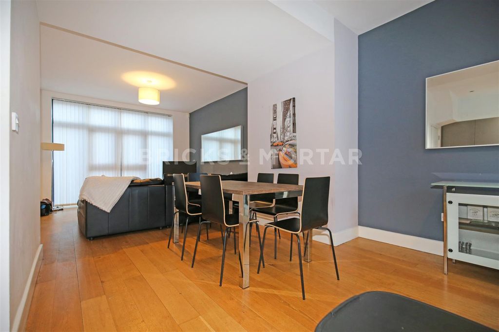 Property photo 3 of 12 E5d98F97-E568-4F66-B7E7-A92F5B385043.Jpg