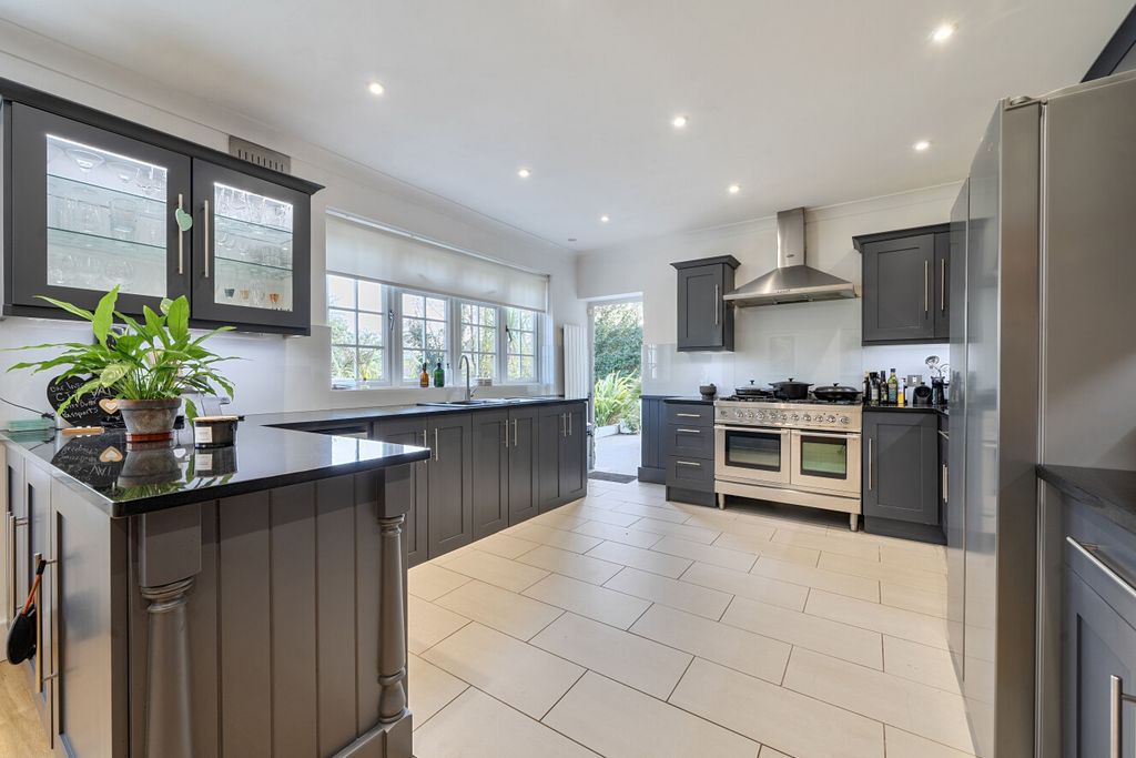 Property photo 2 of 29 1419907-15-69A835...