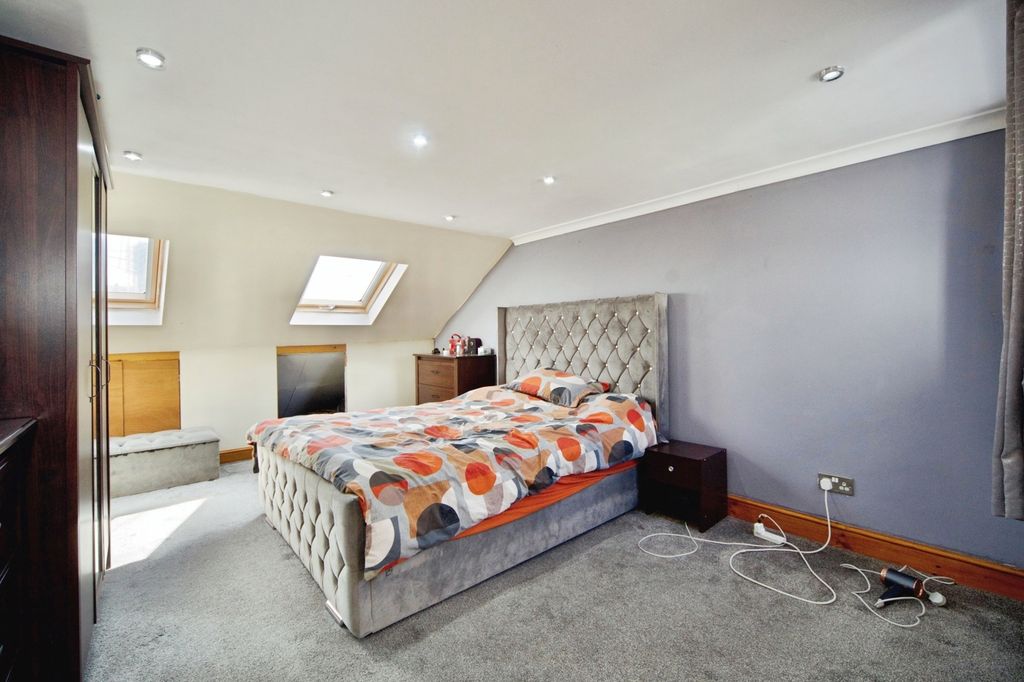 Property photo 3 of 15 Pbox-Img.Jpg