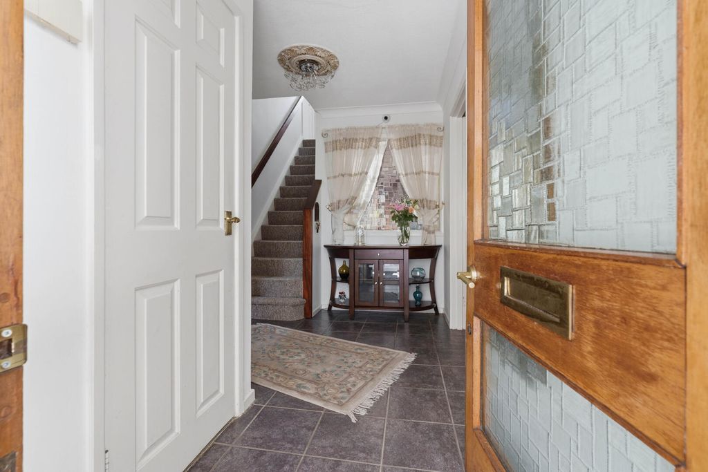 Property photo 3 of 52 Hallway