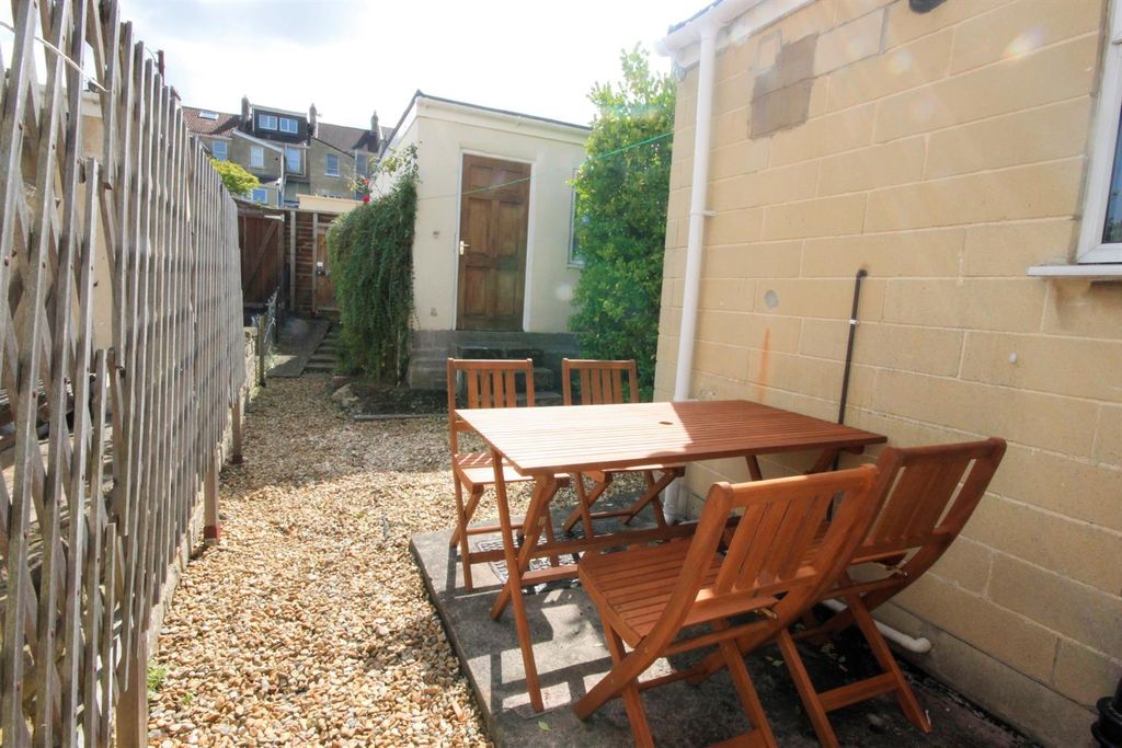 Property photo 3 of 16 Garden