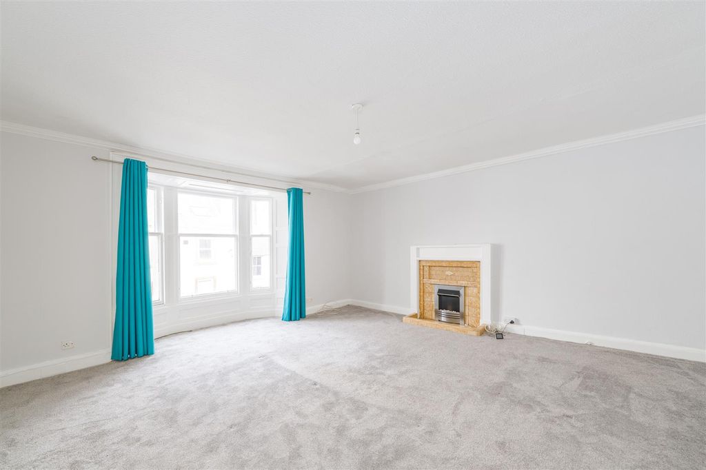 Property photo 2 of 12 18c_High_Street-4.Jpg