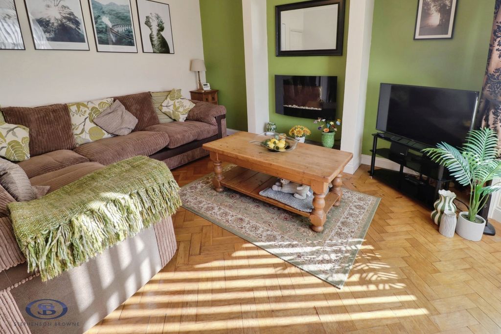 Property photo 2 of 31 Pbox-Img.Jpg
