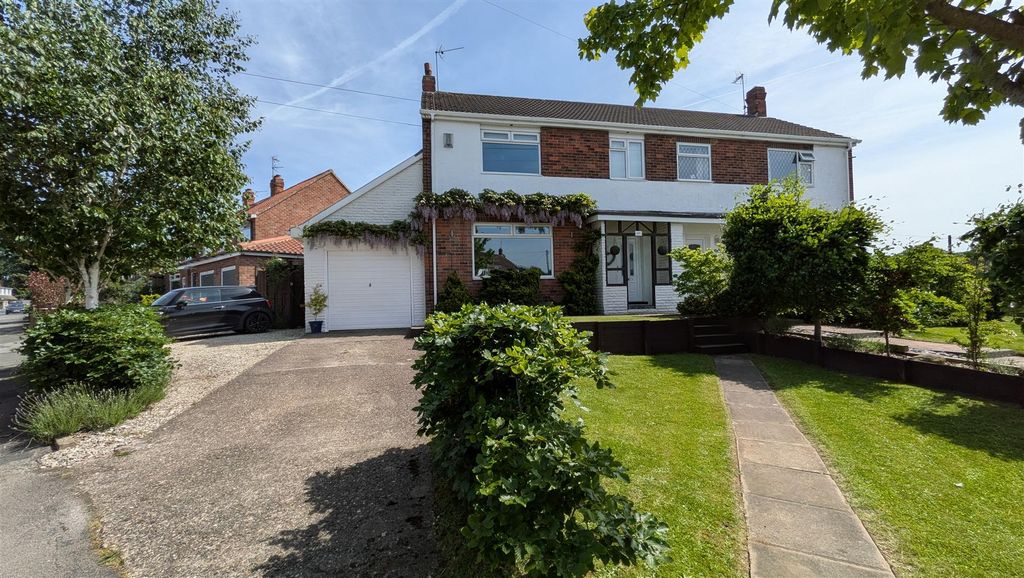 Property photo 1 of 19 Corby Park - Main