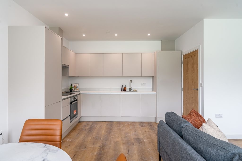 Property photo 3 of 9 6_30_Thecauseway_...