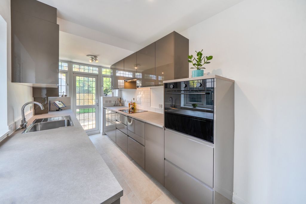Property photo 3 of 13 1522834-6-6Aad0F4...
