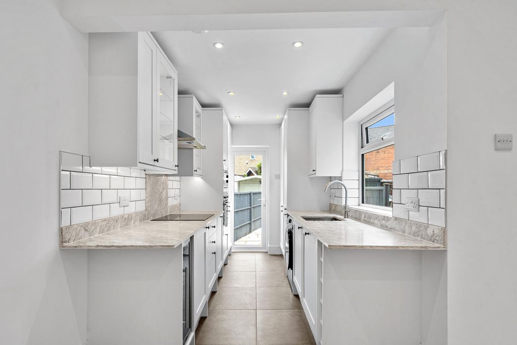 Property photo 3 of 17 Kitchen