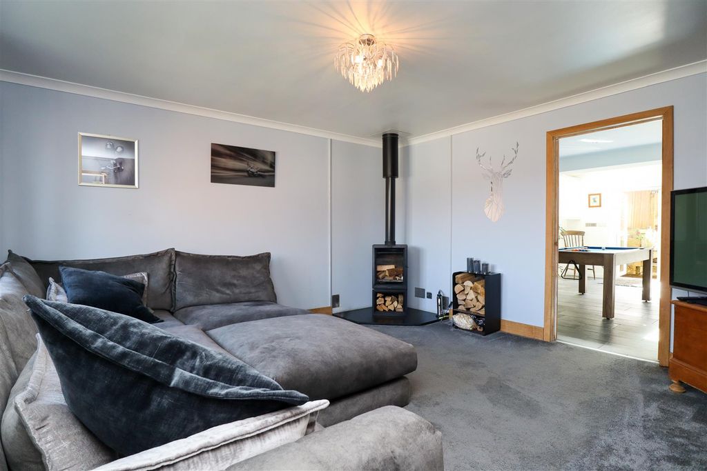 Property photo 3 of 14 Living Room