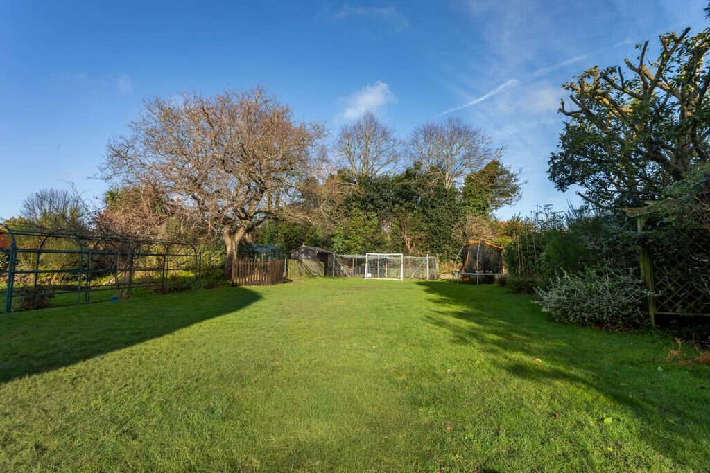 Property photo 3 of 37 Garden