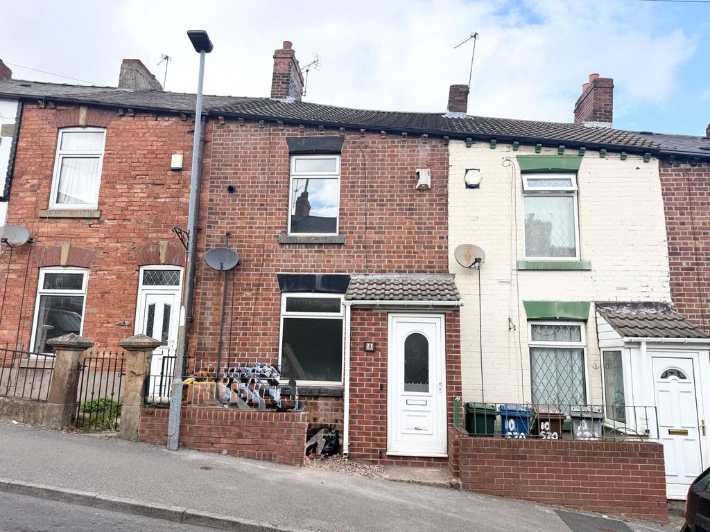 Property photo 1 of 17 Commercial Street, Barnsley, South Yorkshire