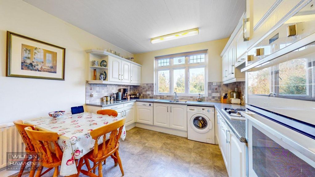 Property photo 3 of 17 24 Shaftesbury Avenue, Kenton - Sqslko4Lvklhdq0Mtv