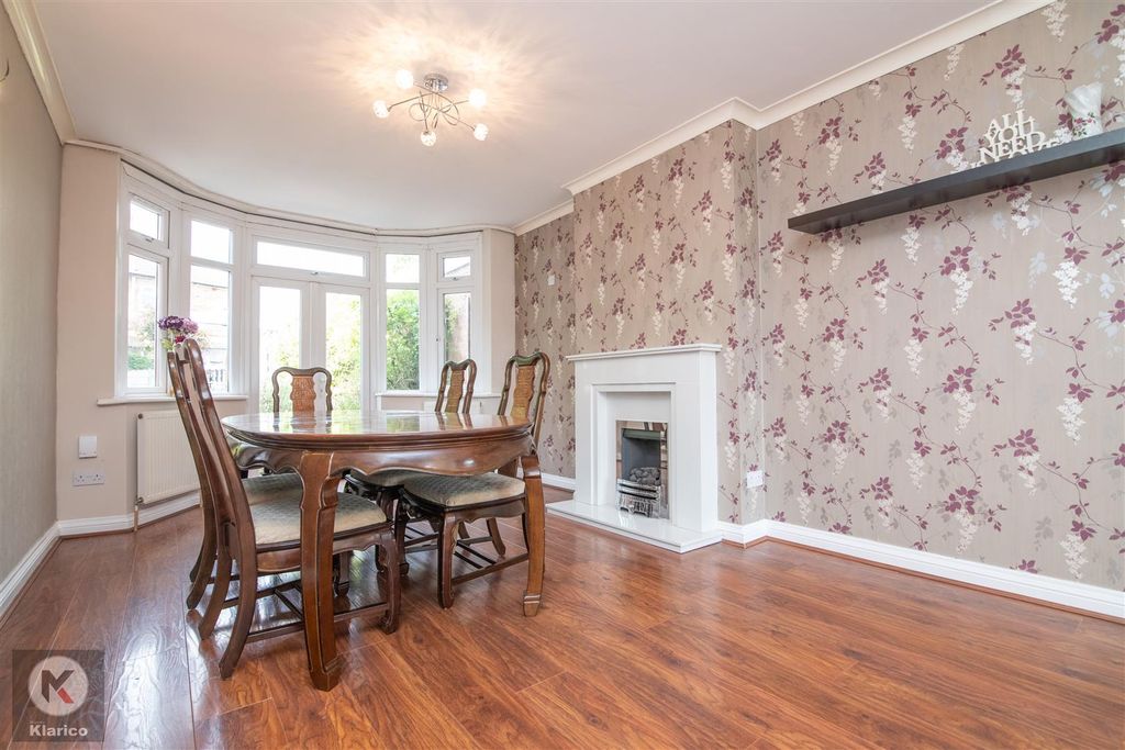 Property photo 3 of 35 Greensiderd-18.Jpg