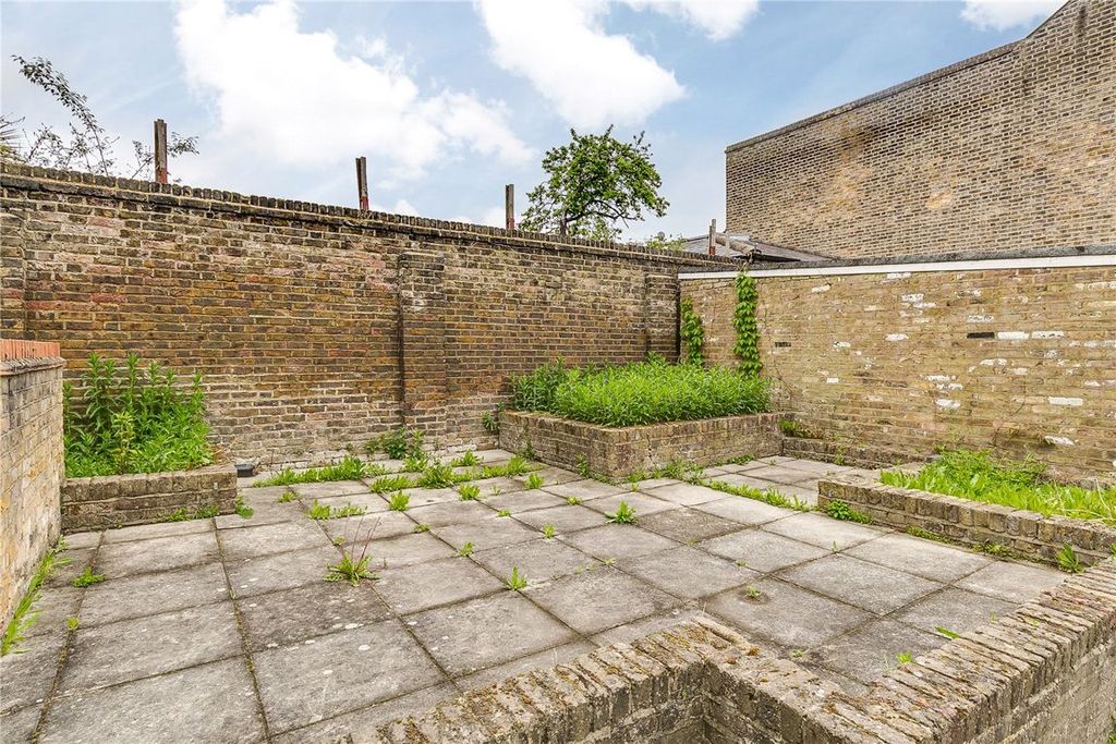 Property photo 3 of 6